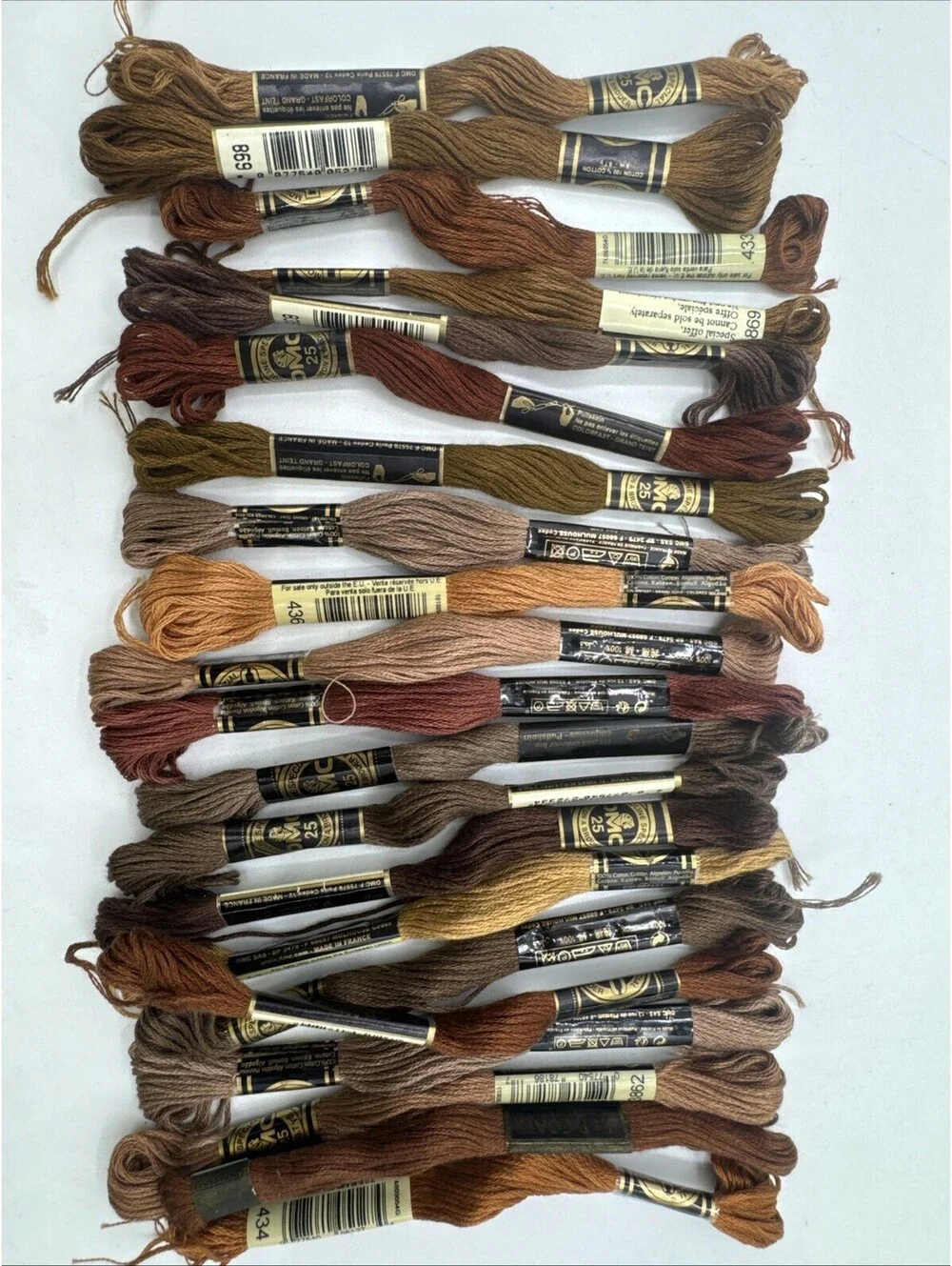 Huge Lot Over 600+ DMC EMBROIDERY FLOSS Skeins Assorted Colors, Case, Cards